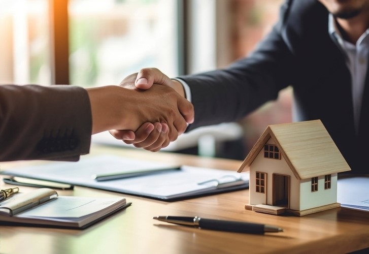 Agreement on the purchase of a home between mortgage lender and buyer, real estate market.